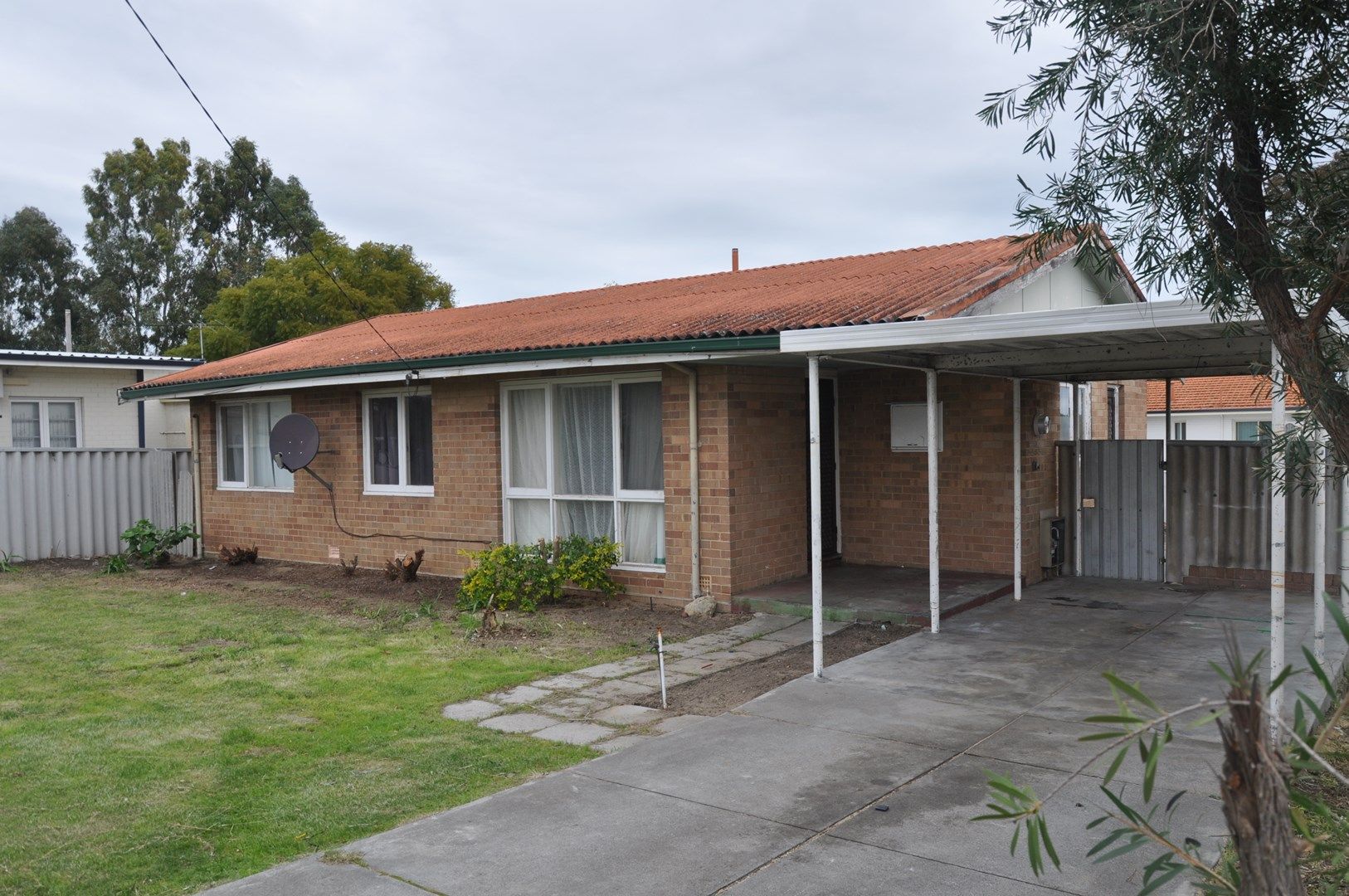 3 bedrooms House in 57 Allinson Dr GIRRAWHEEN WA, 6064