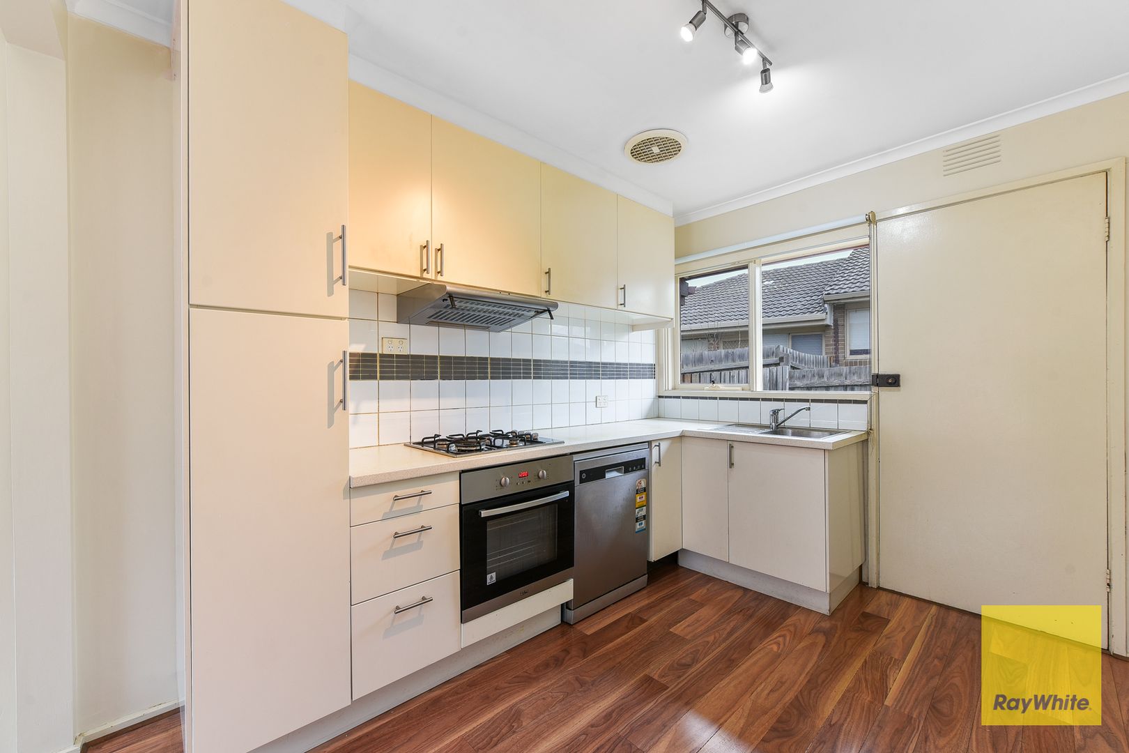 2/6 Rhoden Court, Dandenong North VIC 3175, Image 2