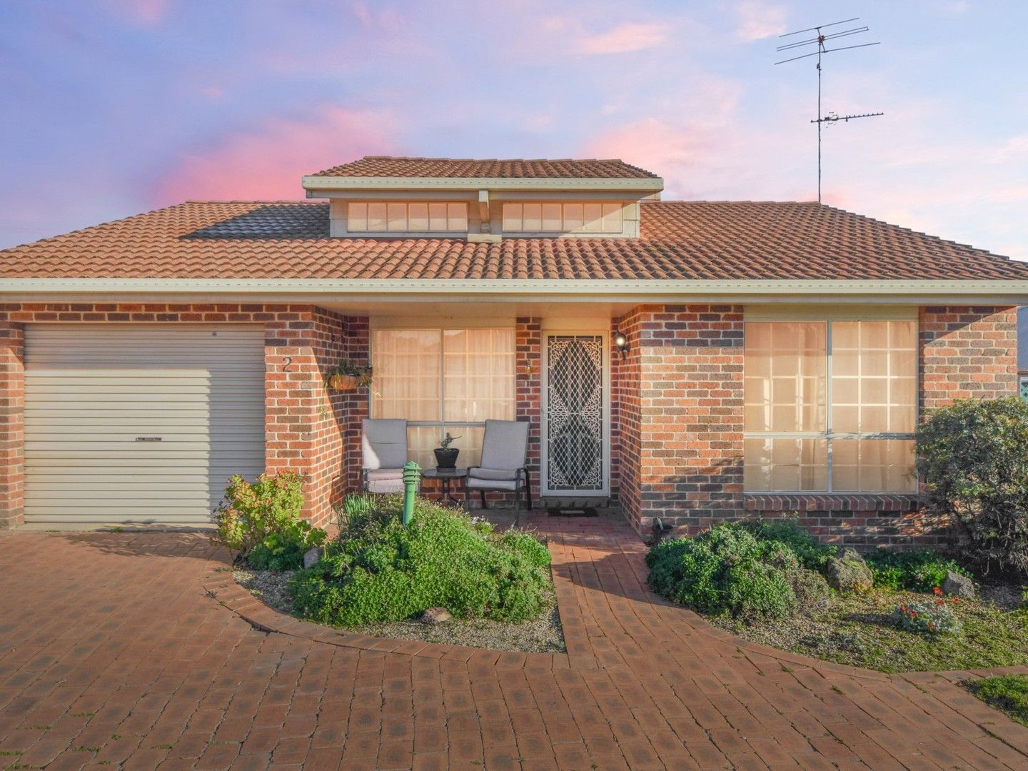 2/23 Thornhill Street, Young NSW 2594, Image 0