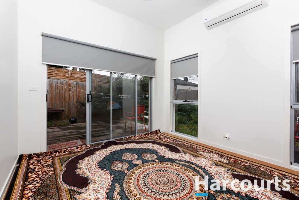 2/5 Apple Court, Doveton VIC 3177, Image 2