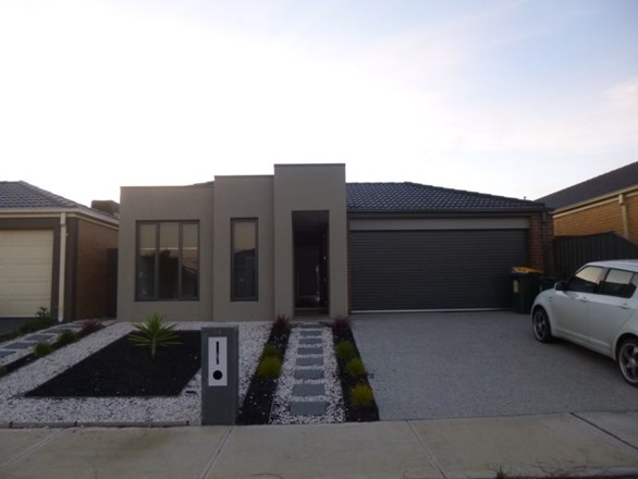 18 Longfield Way, Deer Park VIC 3023