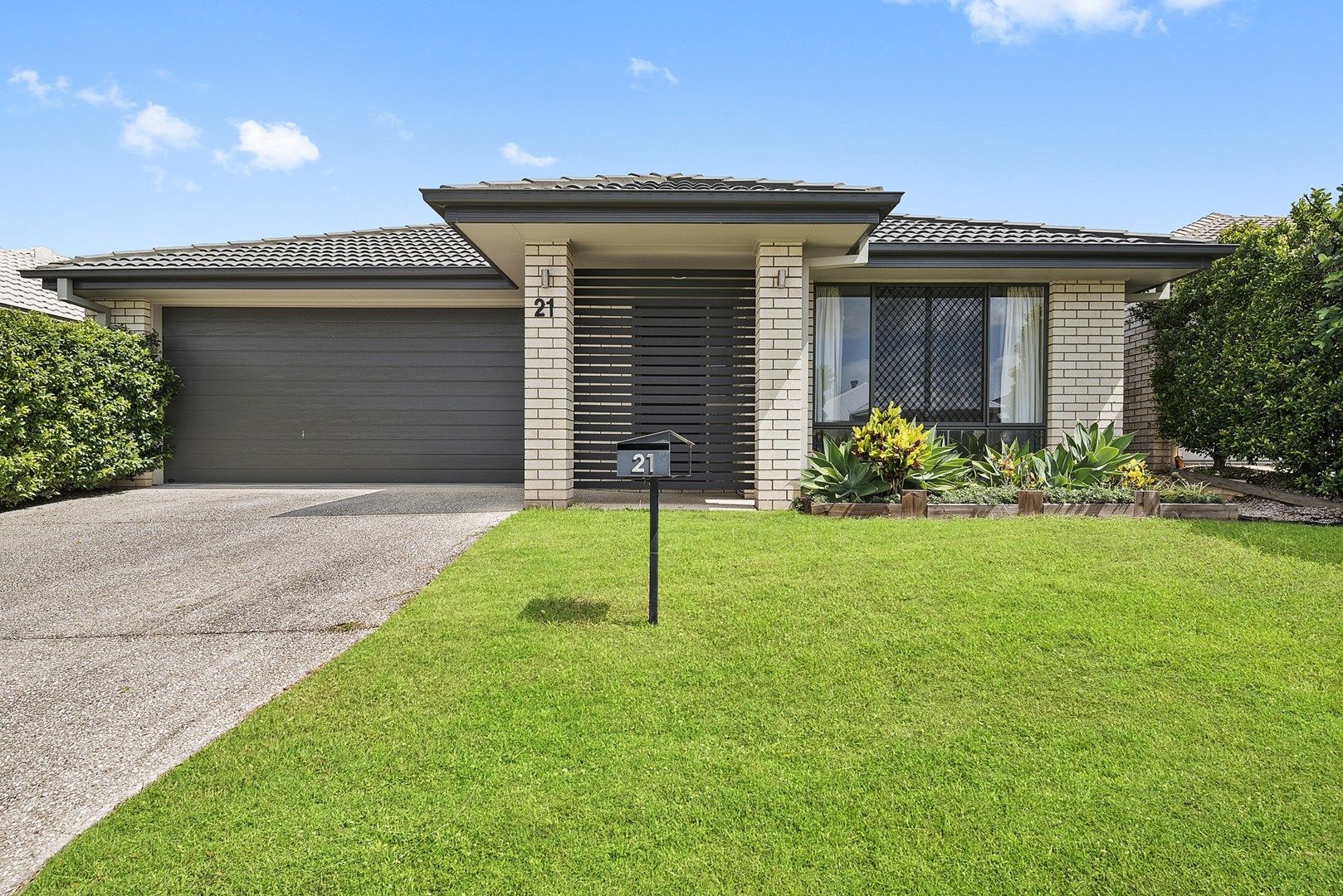 4 bedrooms House in 21 Severn Crescent NORTH LAKES QLD, 4509