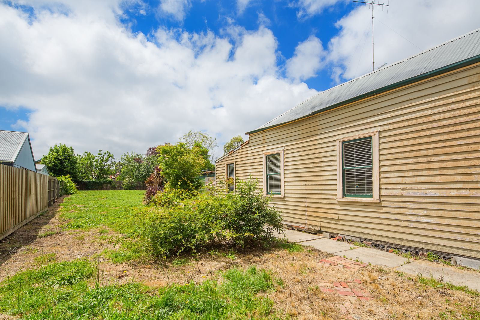 220 Clyde Street, Soldiers Hill VIC 3350, Image 1
