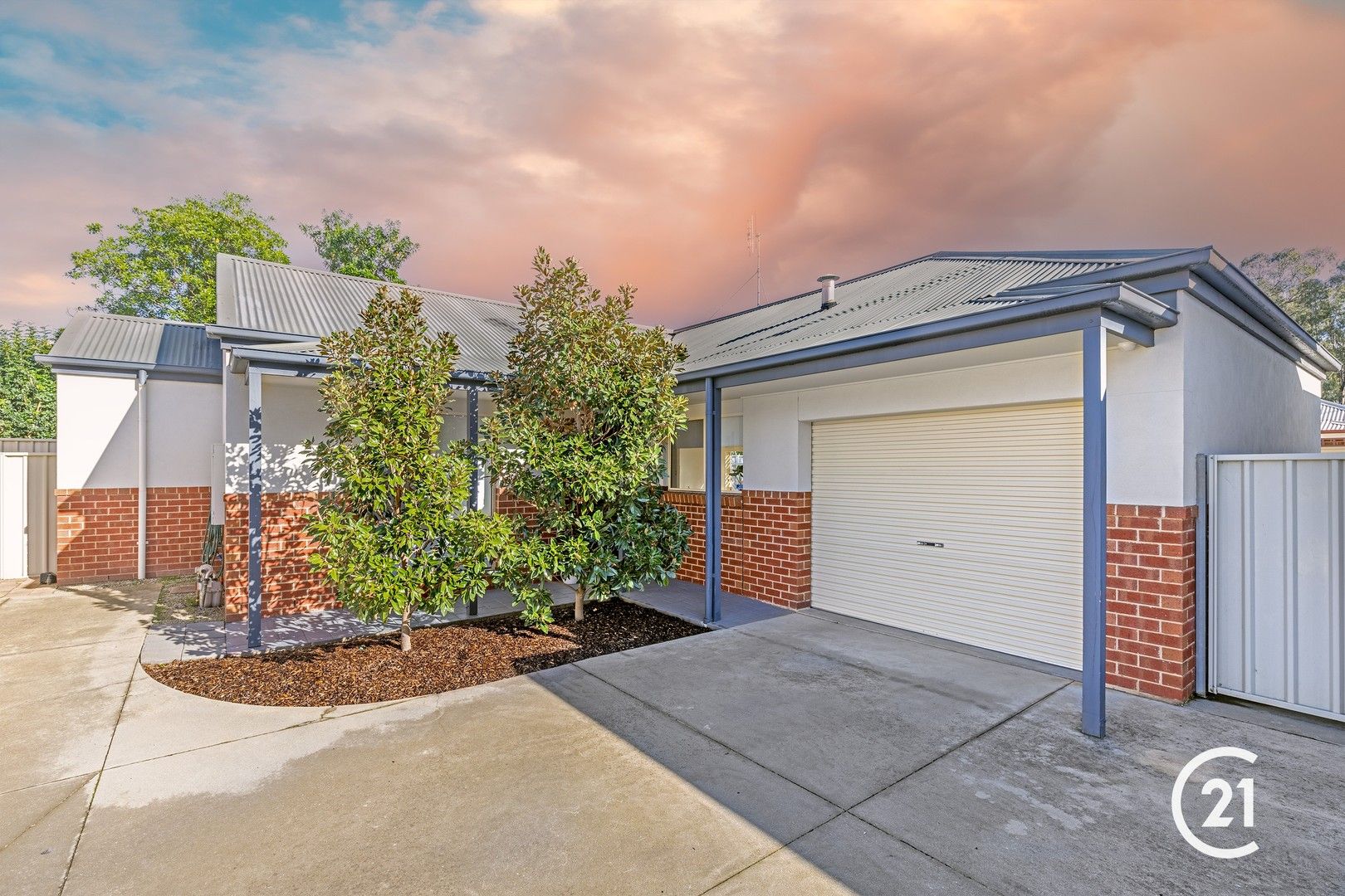 2 bedrooms Apartment / Unit / Flat in 4/63 Landsborough Street ECHUCA VIC, 3564