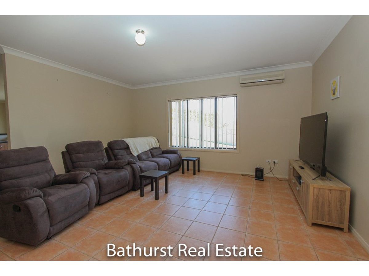 5 Hurley Close, Bathurst NSW 2795, Image 2