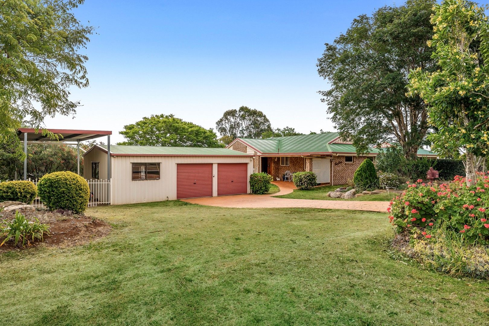 5 bedrooms House in 70 Cotswold Hills Drive COTSWOLD HILLS QLD, 4350
