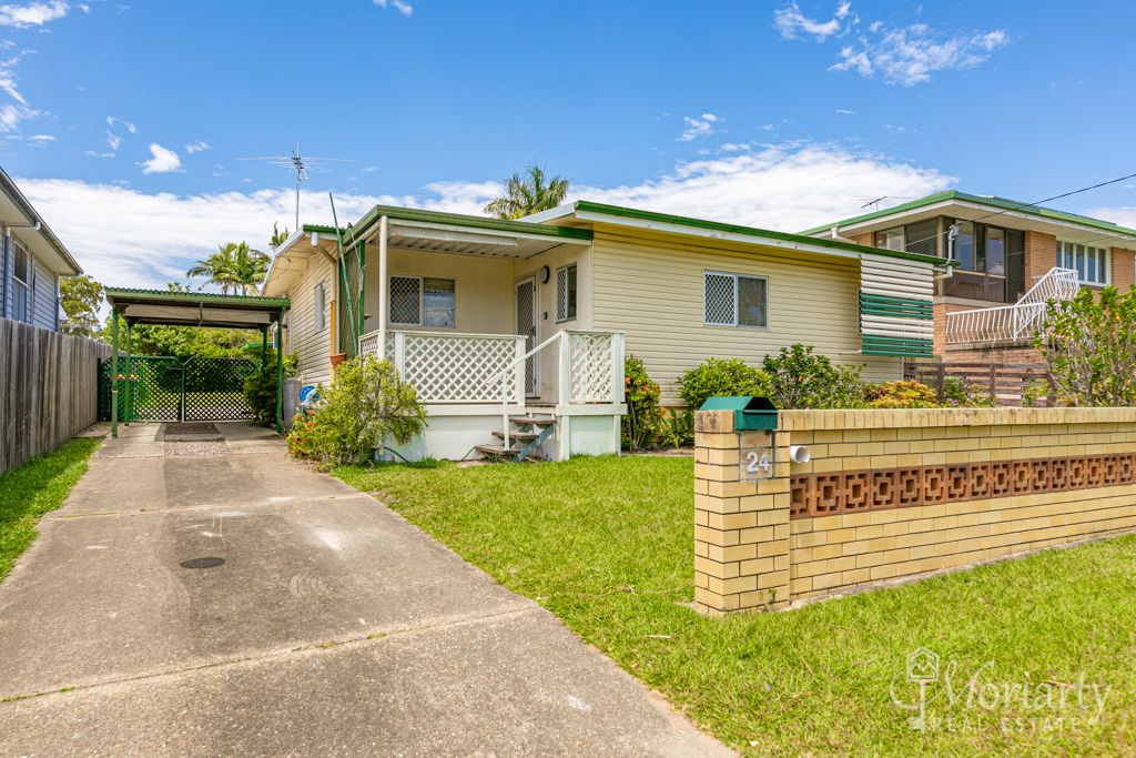 3 bedrooms House in 24 Long St CLONTARF QLD, 4019