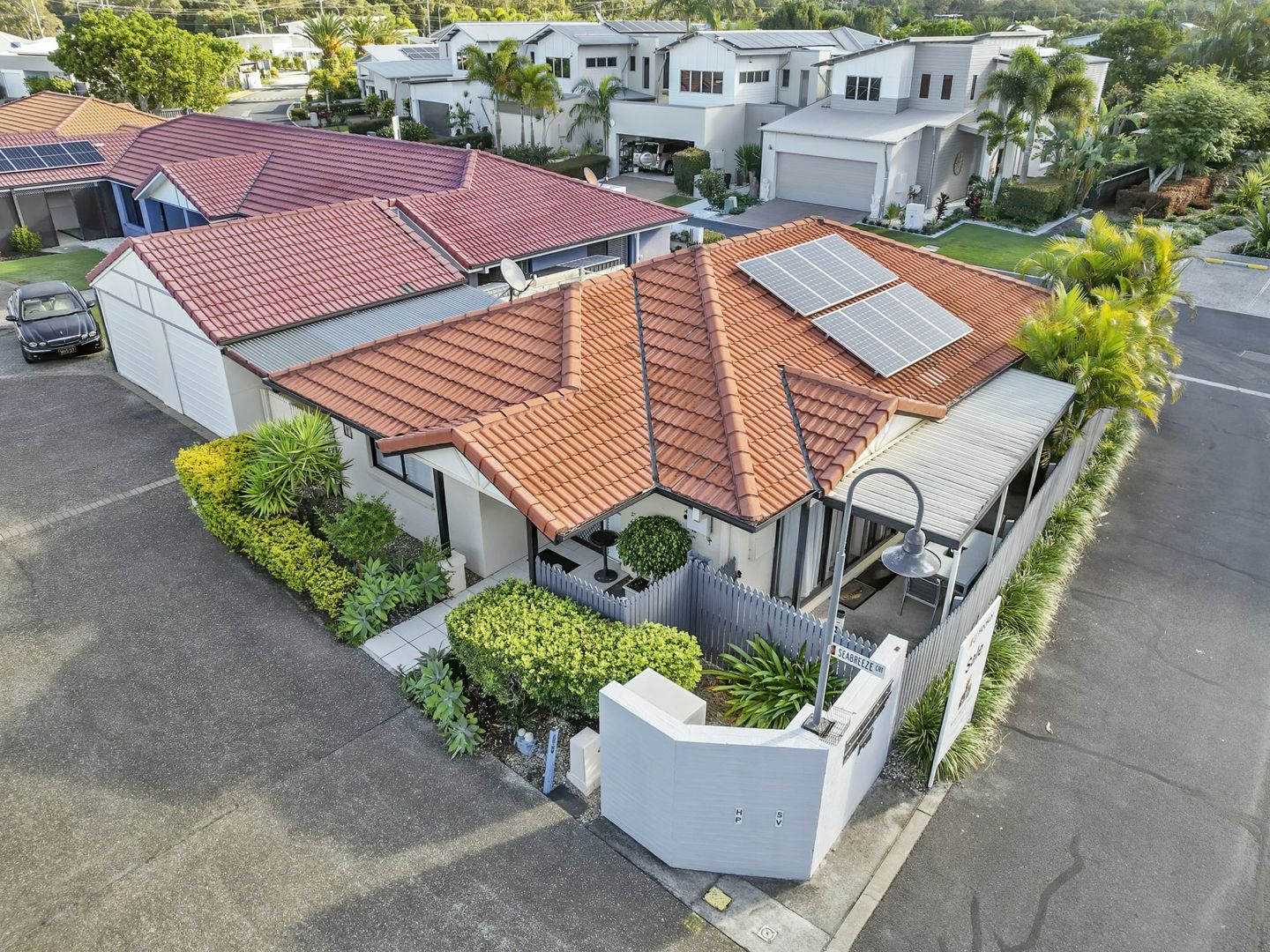 1 Seabreeze Court, Sandstone Point QLD 4511, Image 2