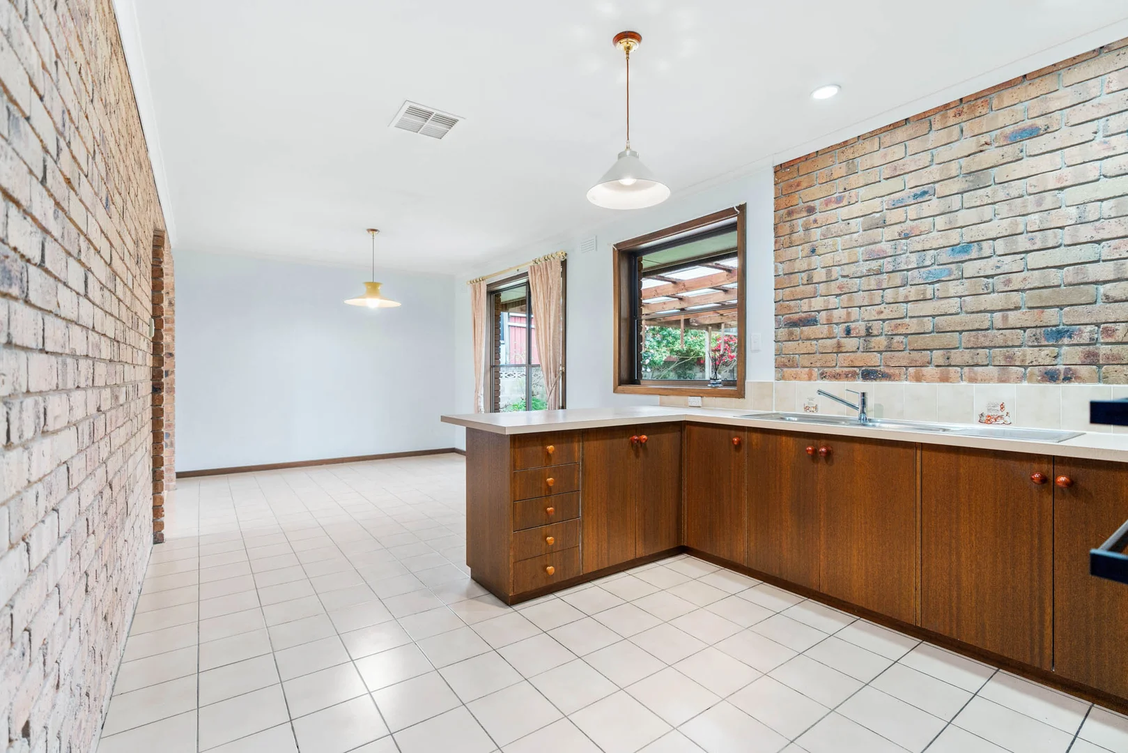 Additional image 2 of 10 LEMANA COURT, Mount Gambier SA 5290