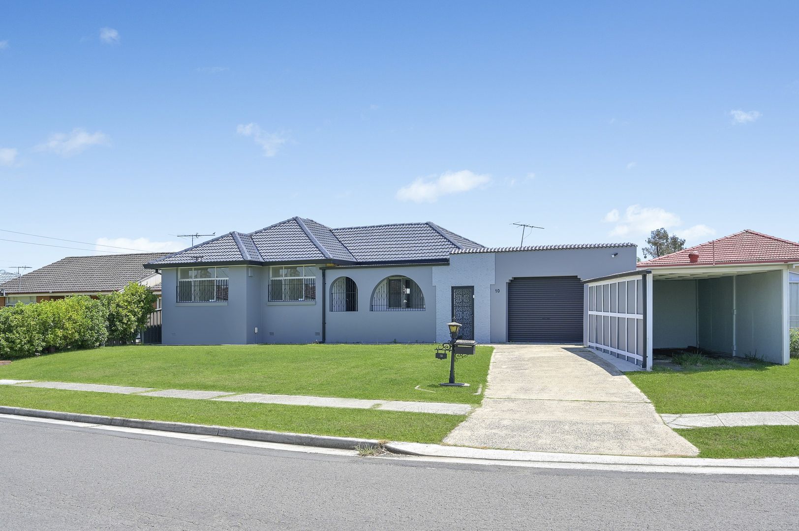 10 Hewison Avenue, Green Valley NSW 2168