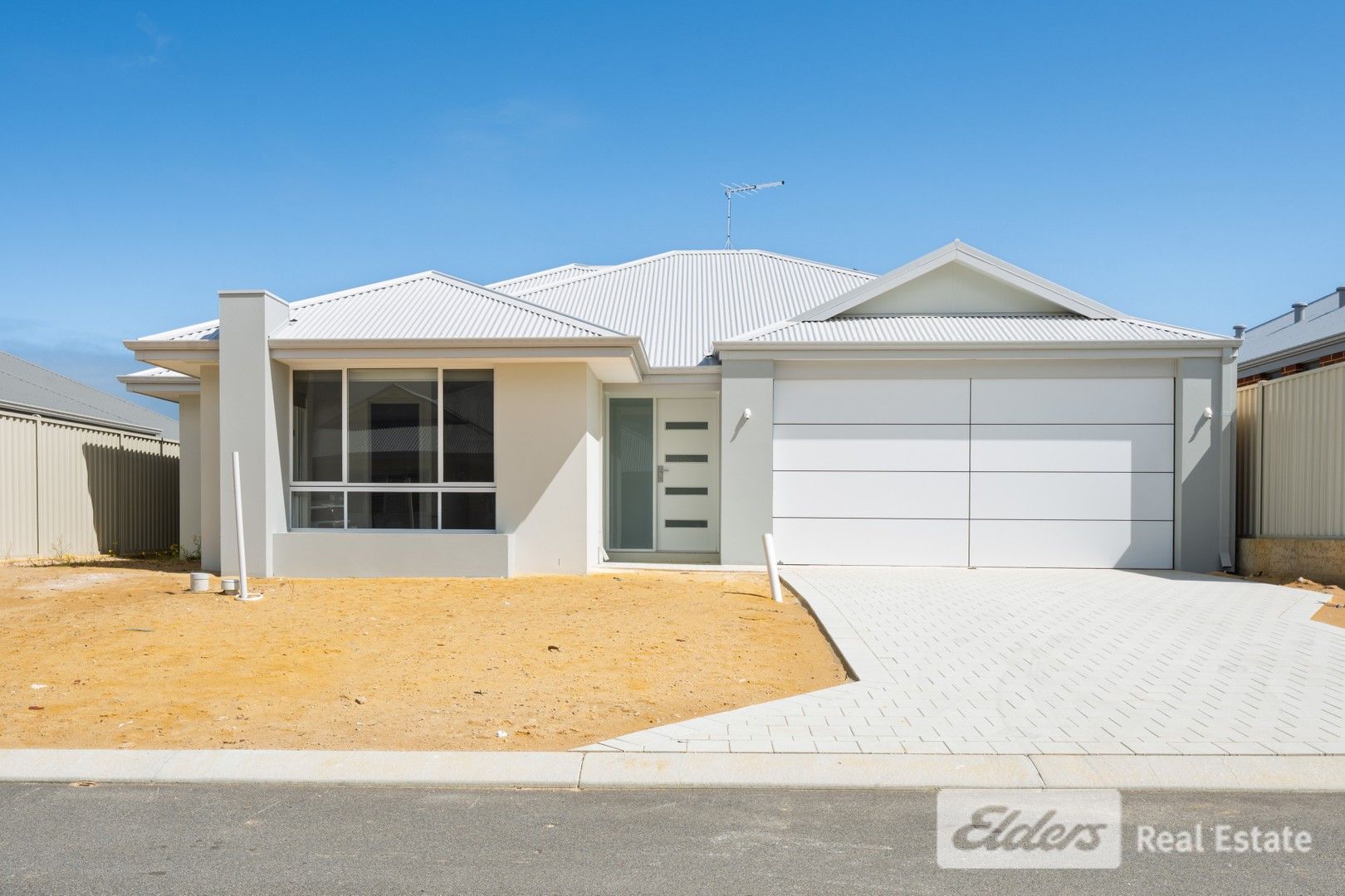 3 bedrooms House in 12 Caledon Street GOLDEN BAY WA, 6174