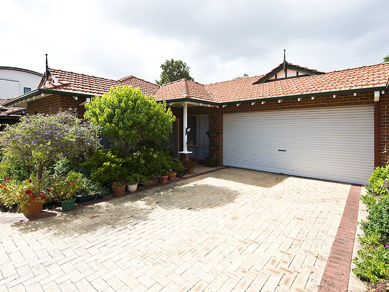 2/8 Forbes Road, APPLECROSS WA 6153, Image 0