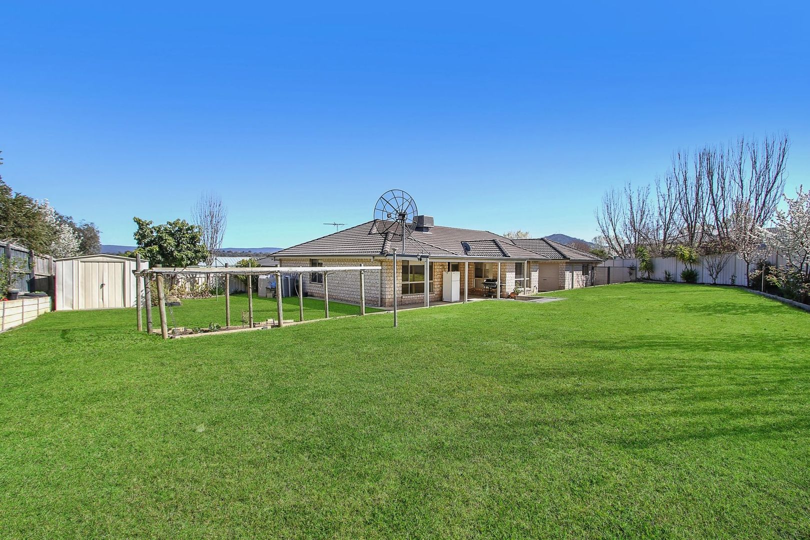 5 Ash Grove, Thurgoona NSW 2640, Image 2