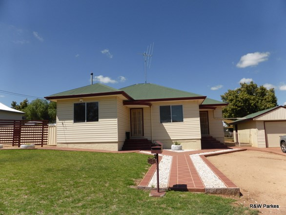 17 Callaghan Street, Parkes NSW 2870