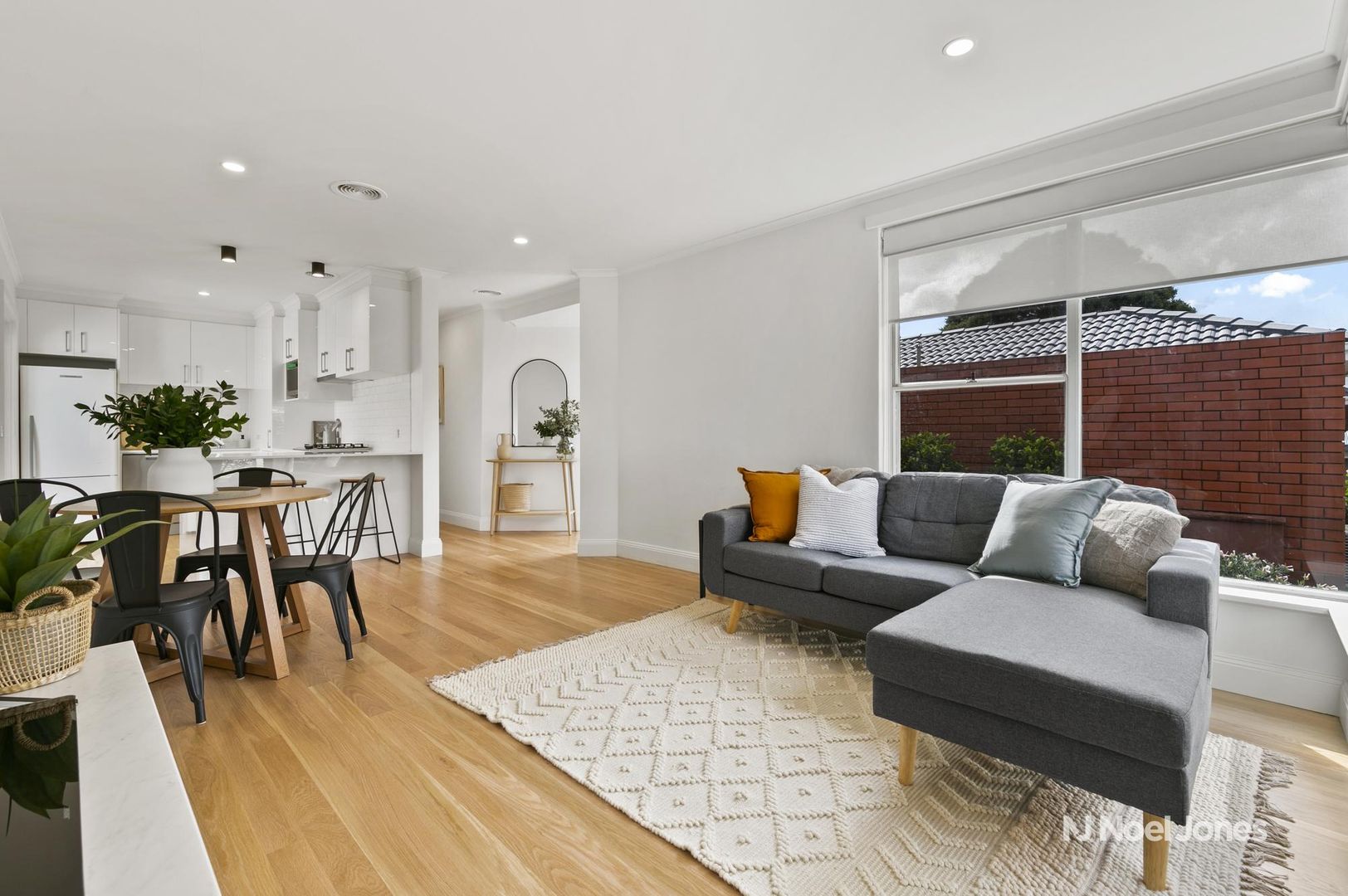 2/13-15 Central Avenue, Burwood VIC 3125, Image 2