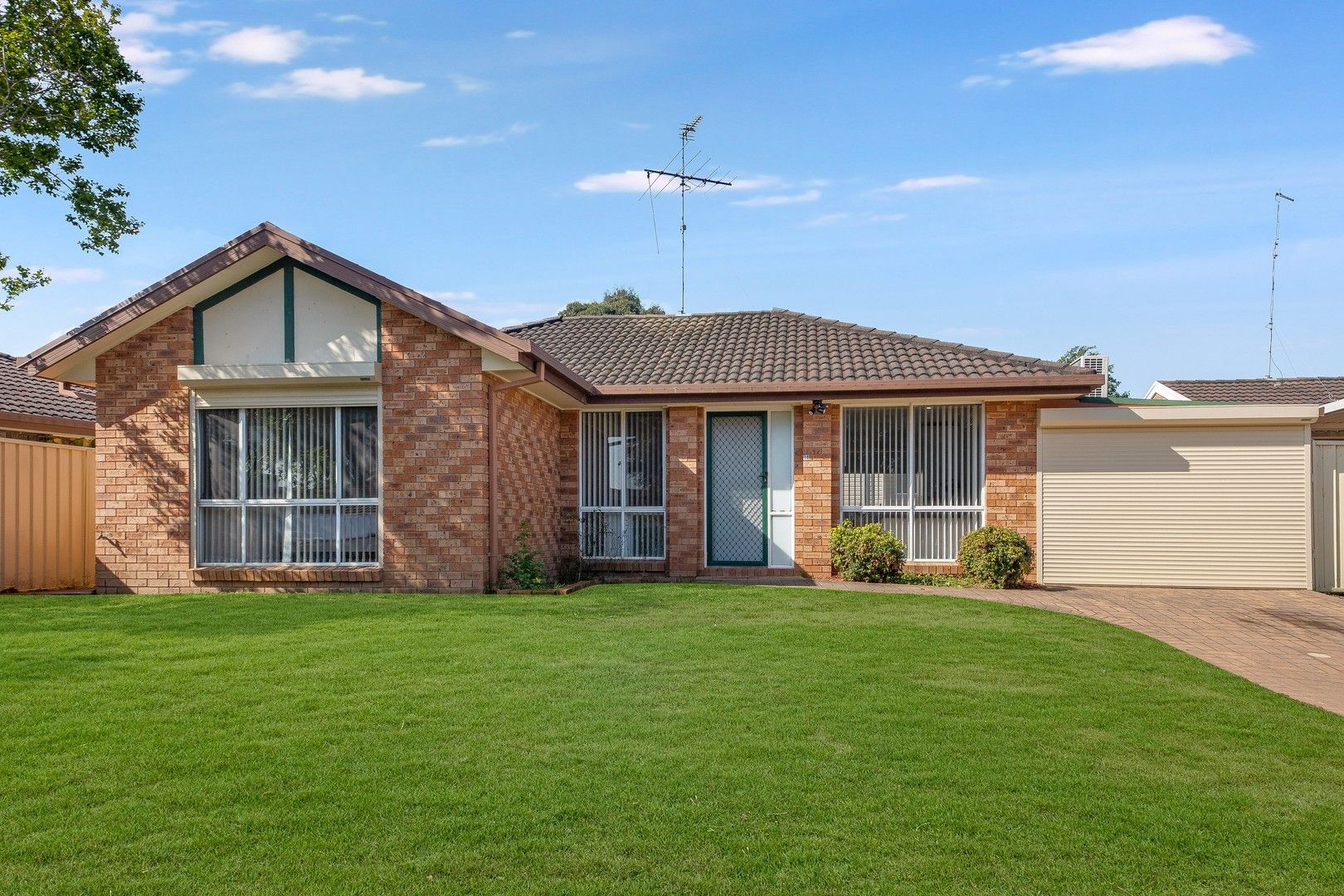 6 bedrooms House in 10-10A Crispin Place QUAKERS HILL NSW, 2763