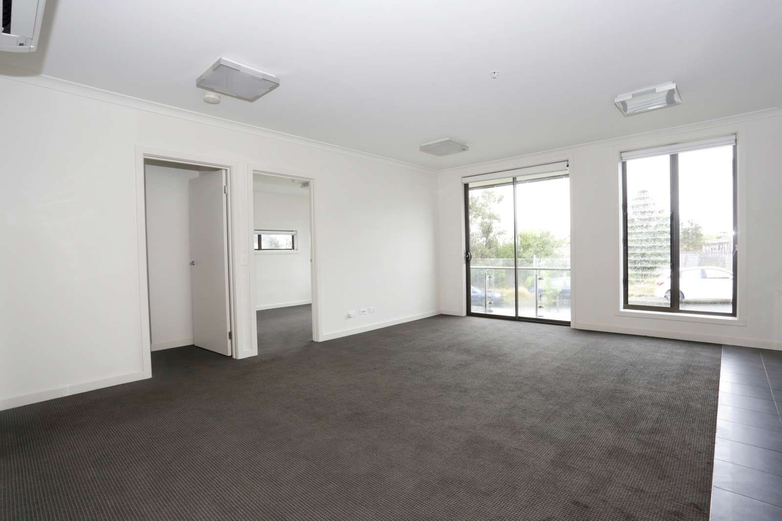 001/2 Yarra Bing Cres, Burwood VIC 3125, Image 1