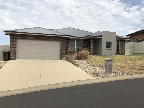 2A Kaputar Close, North Tamworth NSW 2340