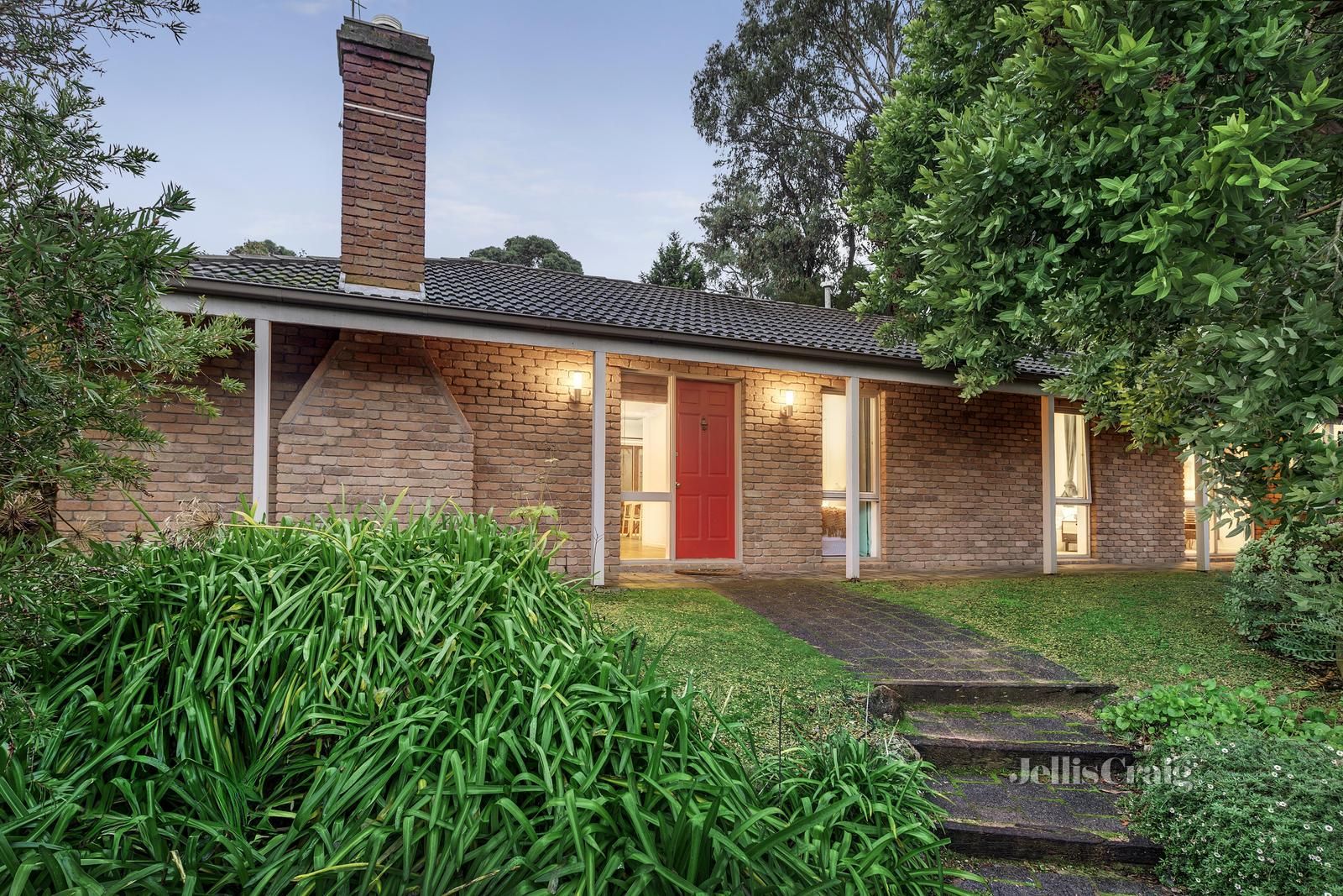 6 Orbel Court, Eltham VIC 3095, Image 2