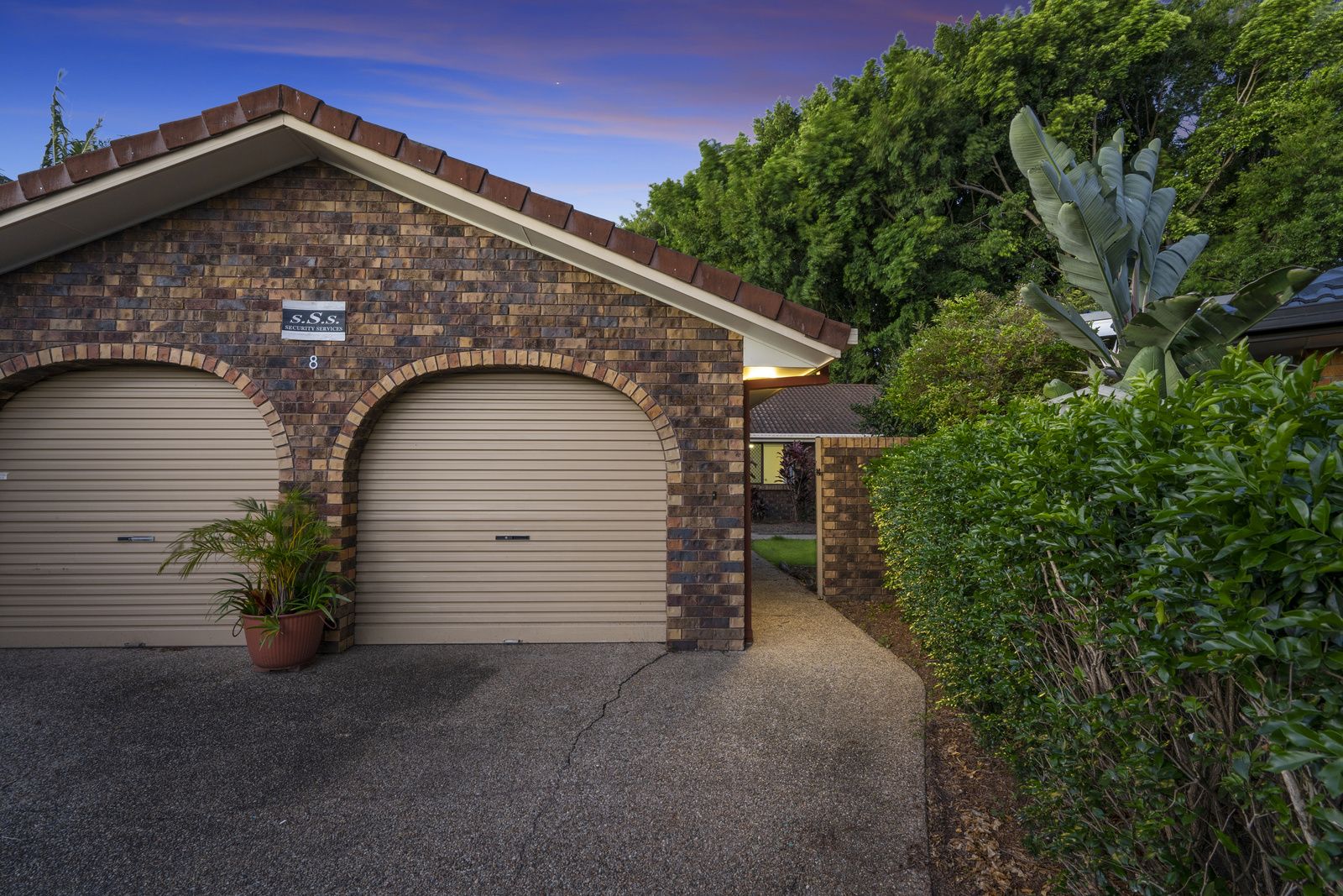 2/8 Flora Close, Burleigh Waters QLD 4220, Image 0