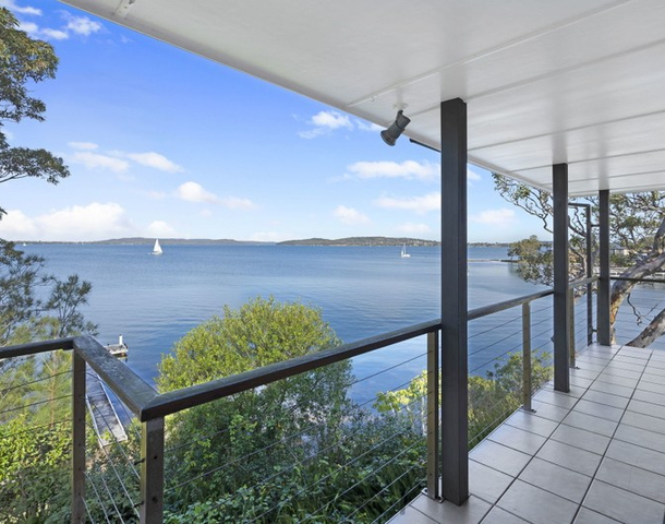 374 Skye Point Road, Coal Point NSW 2283