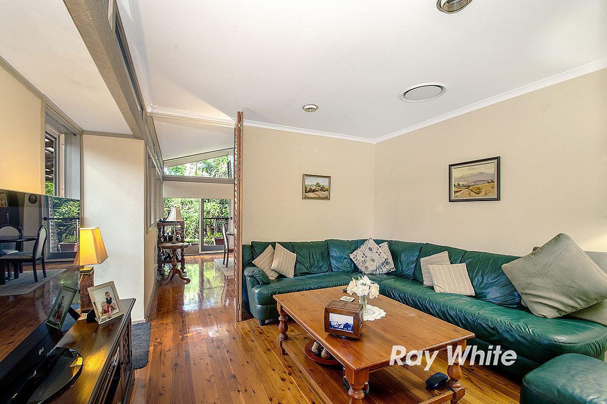 4 Barrawarn Place, Castle Hill NSW 2154, Image 2