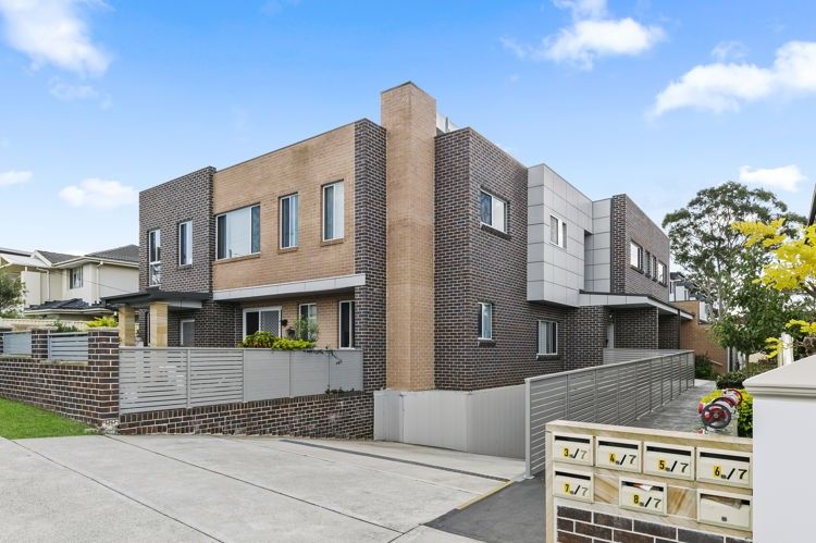3 bedrooms Townhouse in 3/7 Wirralee Street SOUTH WENTWORTHVILLE NSW, 2145