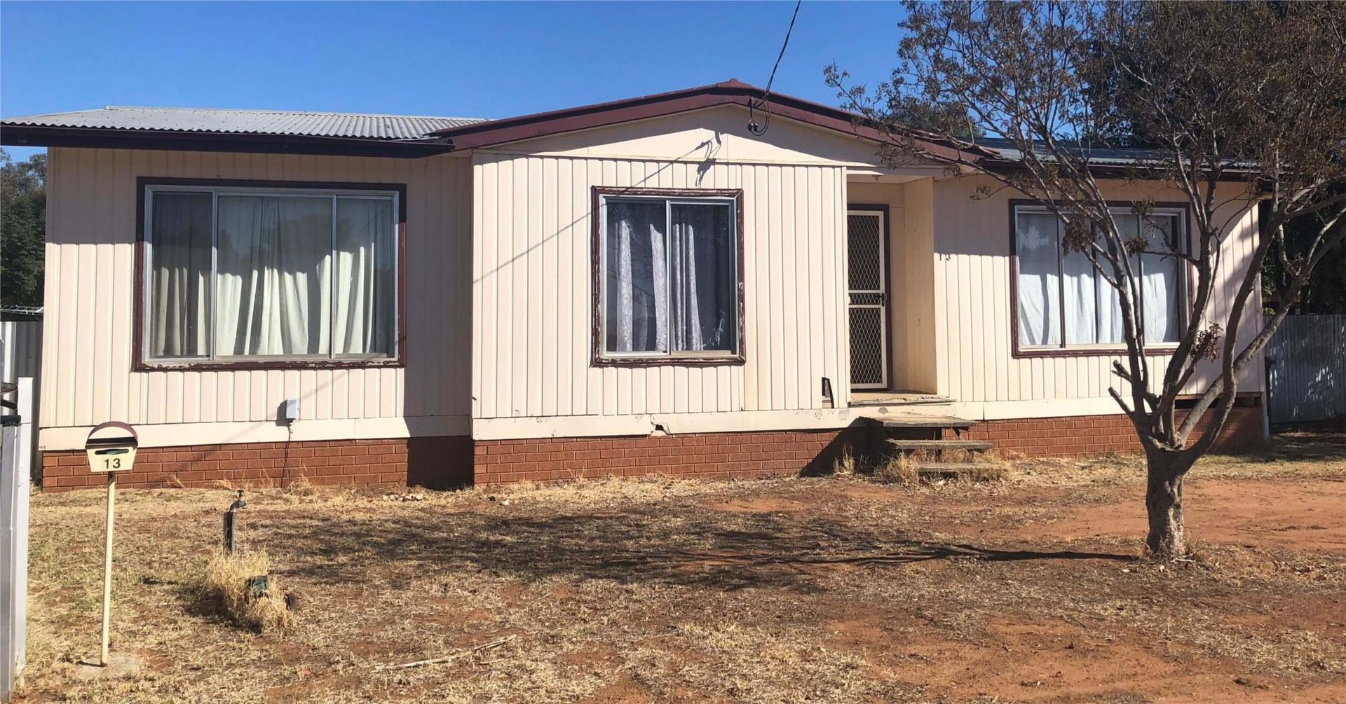 13 Oxley Street, Nyngan NSW 2825