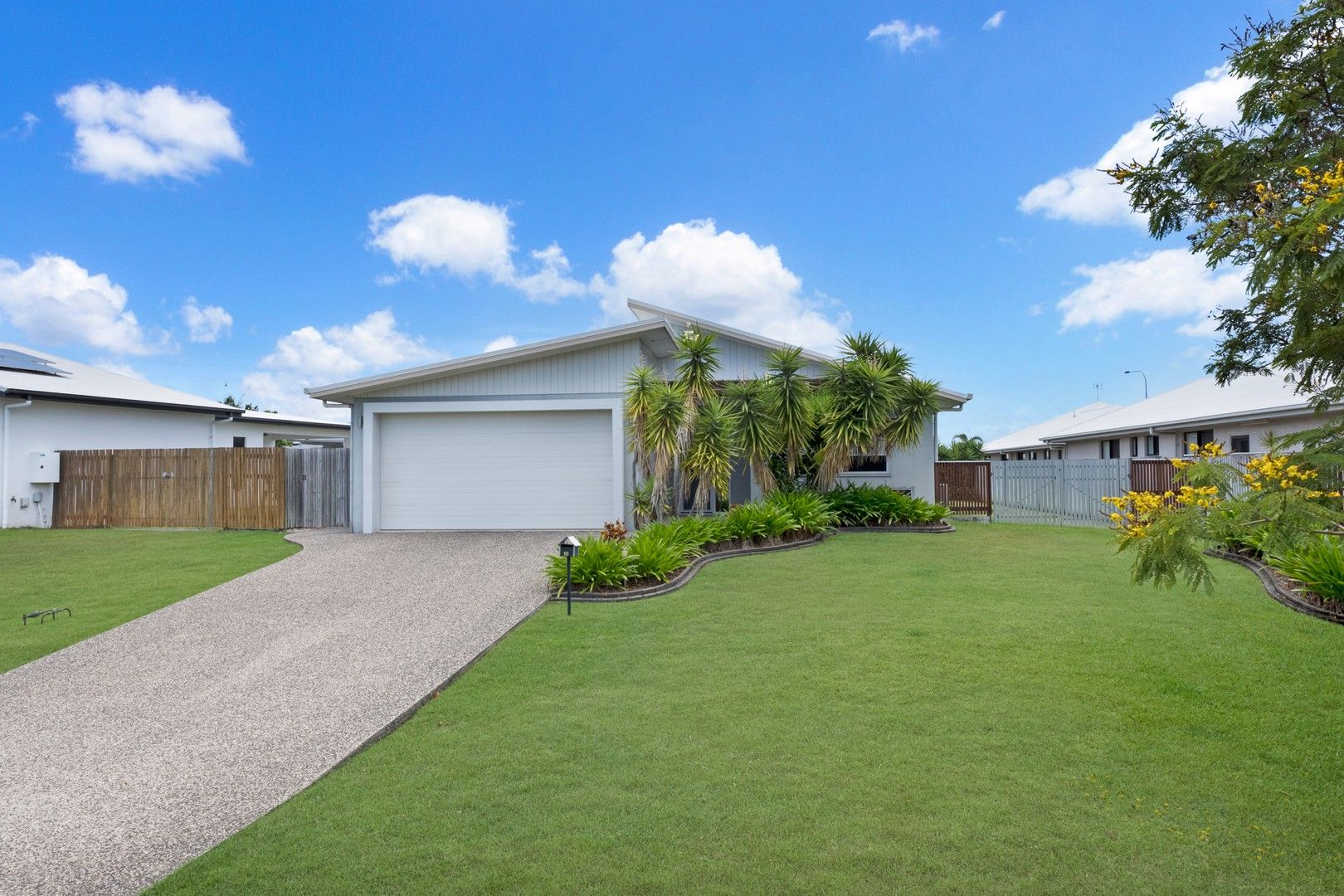 4 bedrooms House in 16 Izaro Circuit BURDELL QLD, 4818