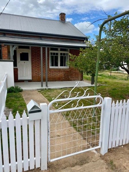2 bedrooms Semi-Detached in 45a Marsden Street BOOROWA NSW, 2586