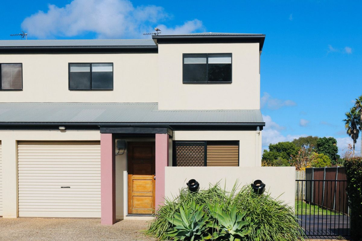 3 bedrooms Apartment / Unit / Flat in 4/16 Pascoe Lane HARLAXTON QLD, 4350