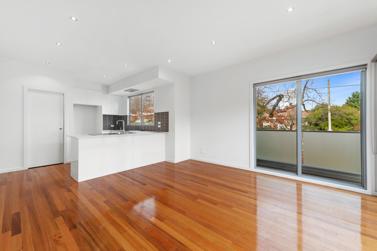 1/142-144 Thames Street, Box Hill North VIC 3129, Image 2