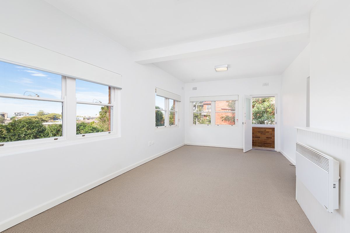 2 bedrooms Apartment / Unit / Flat in 3/44 Seaview Street CRONULLA NSW, 2230