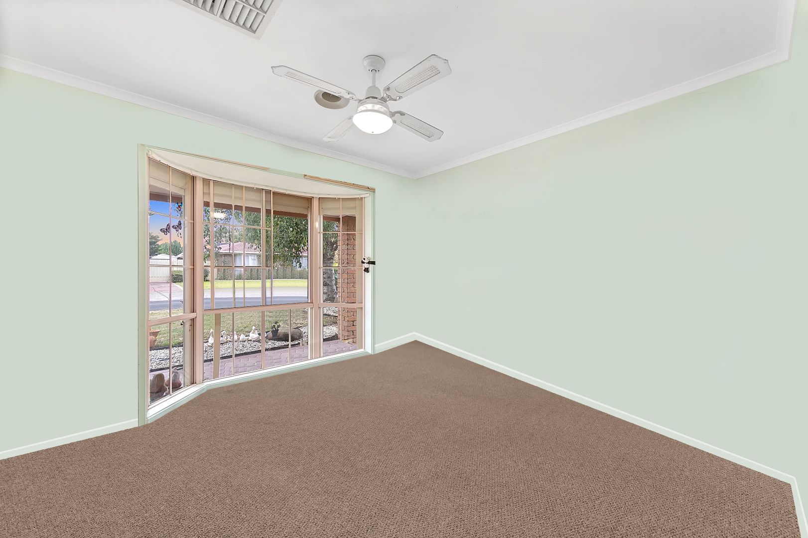 4 Verwood Court, Craigieburn VIC 3064, Image 1