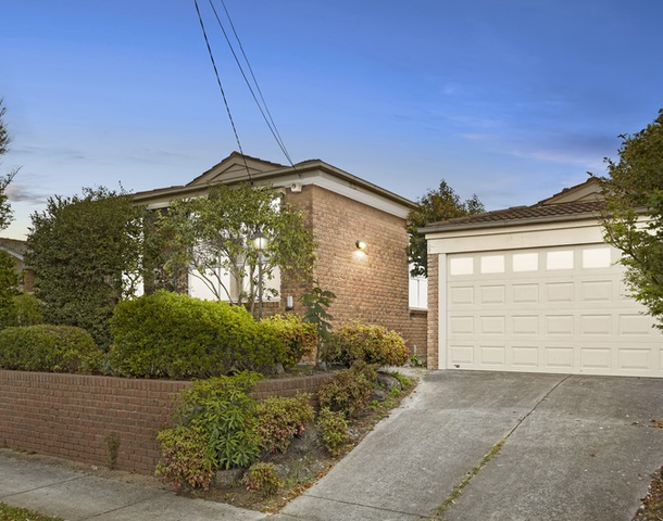 18 Warrington Avenue, Vermont South VIC 3133