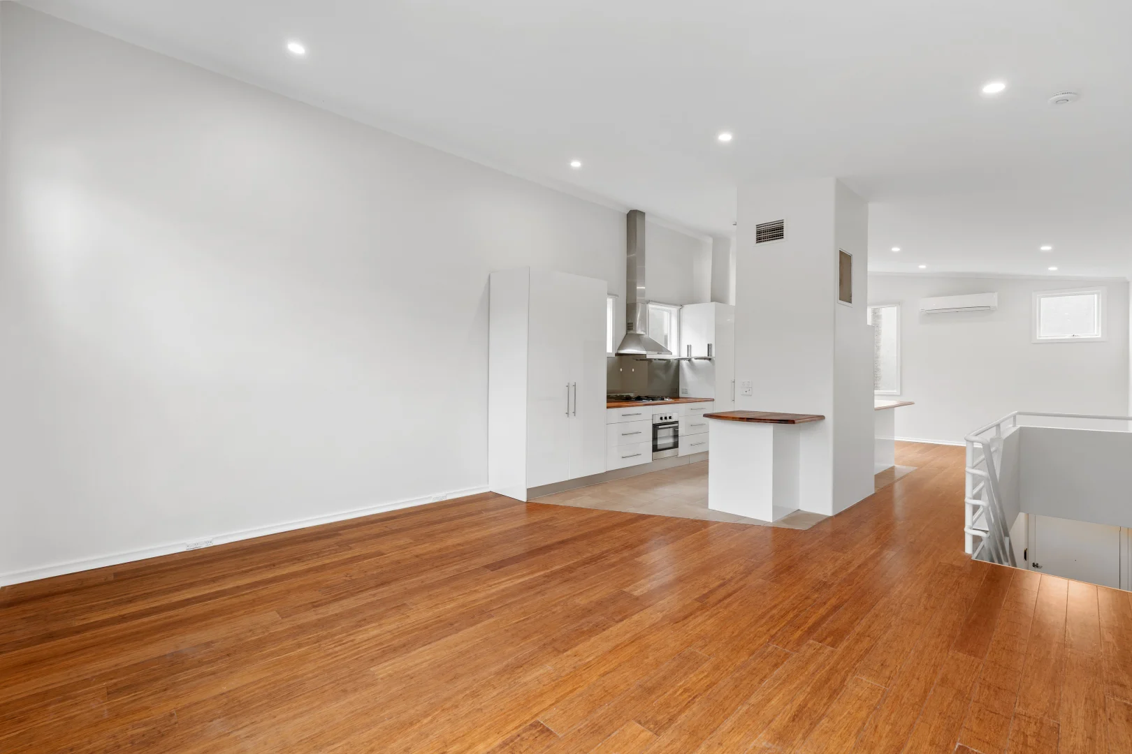 Additional image 3 of 14/15 Beach Street, Port Melbourne VIC 3207