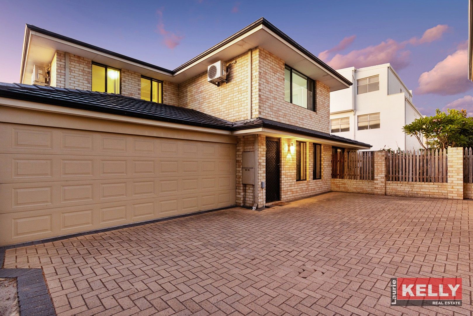 3 bedrooms Townhouse in 271d Fulham Street CLOVERDALE WA, 6105