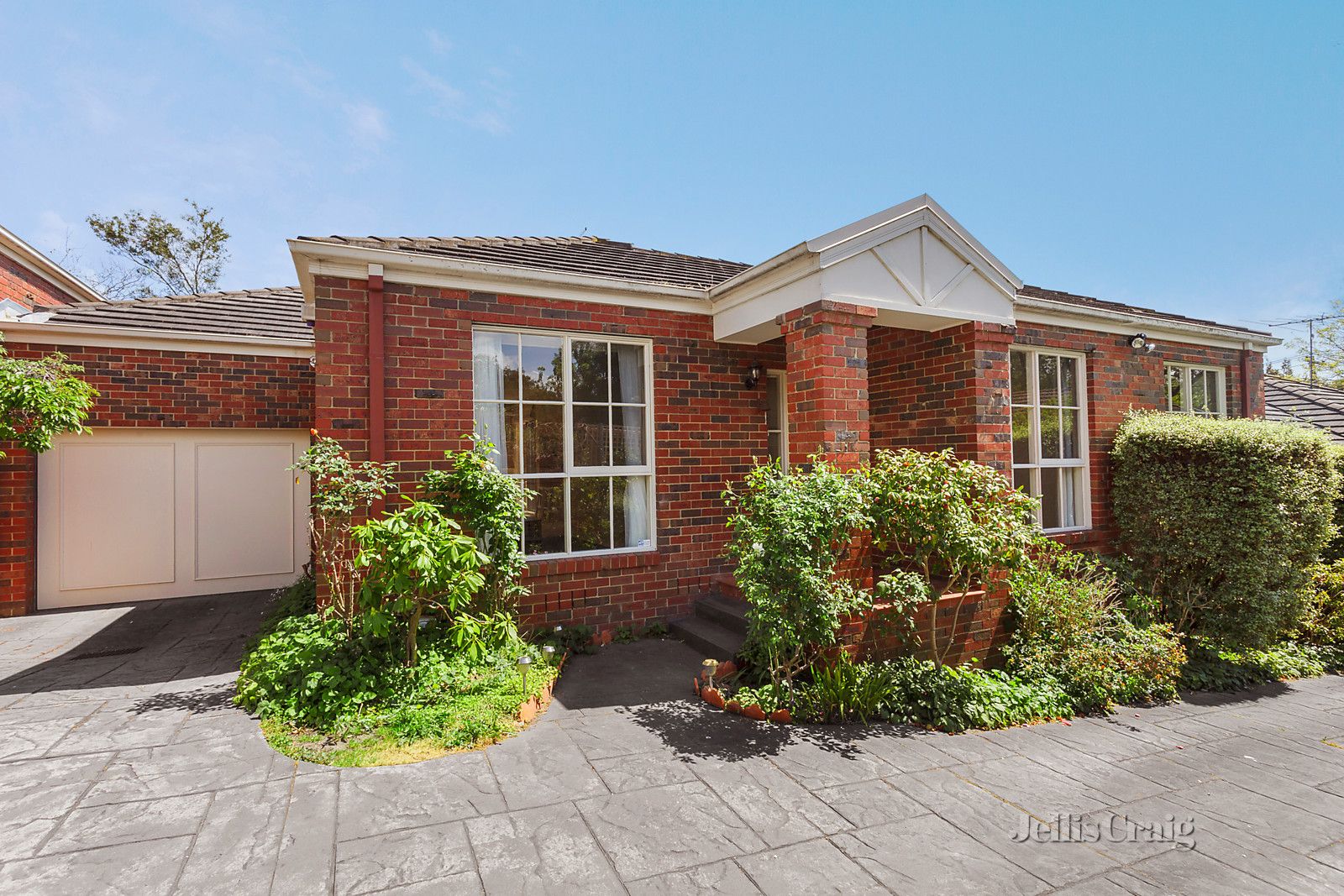 2/12 Garden Road, Camberwell VIC 3124, Image 1