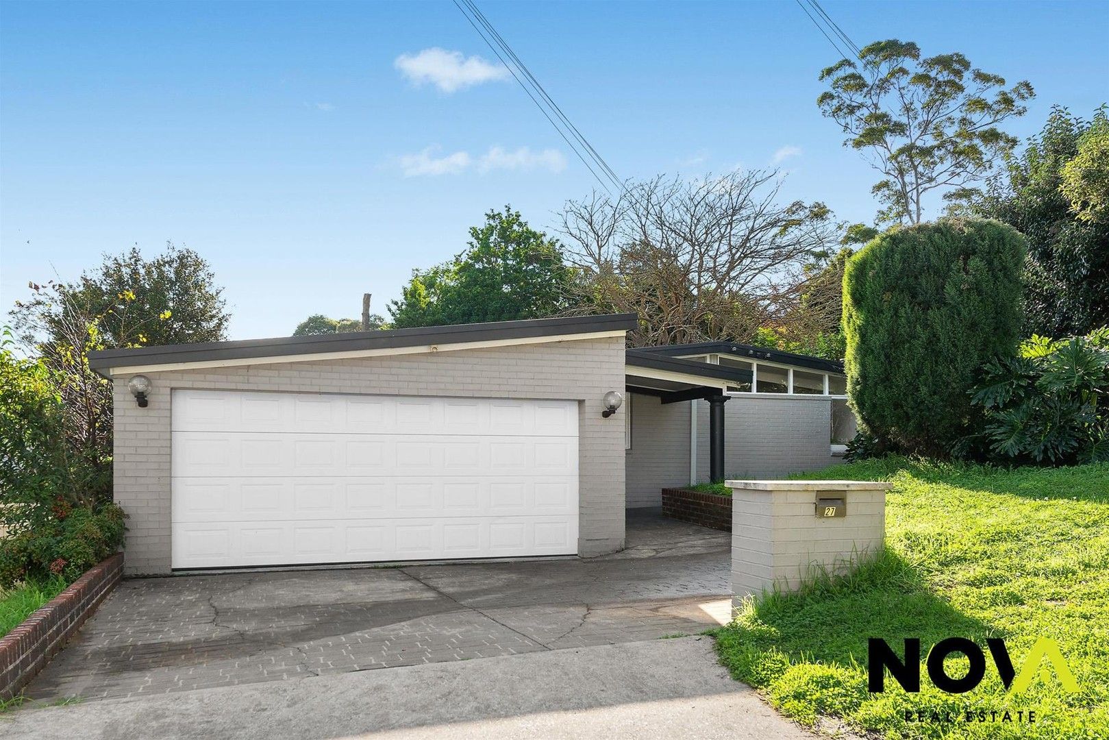 4 bedrooms House in 27 Telfer Road CASTLE HILL NSW, 2154