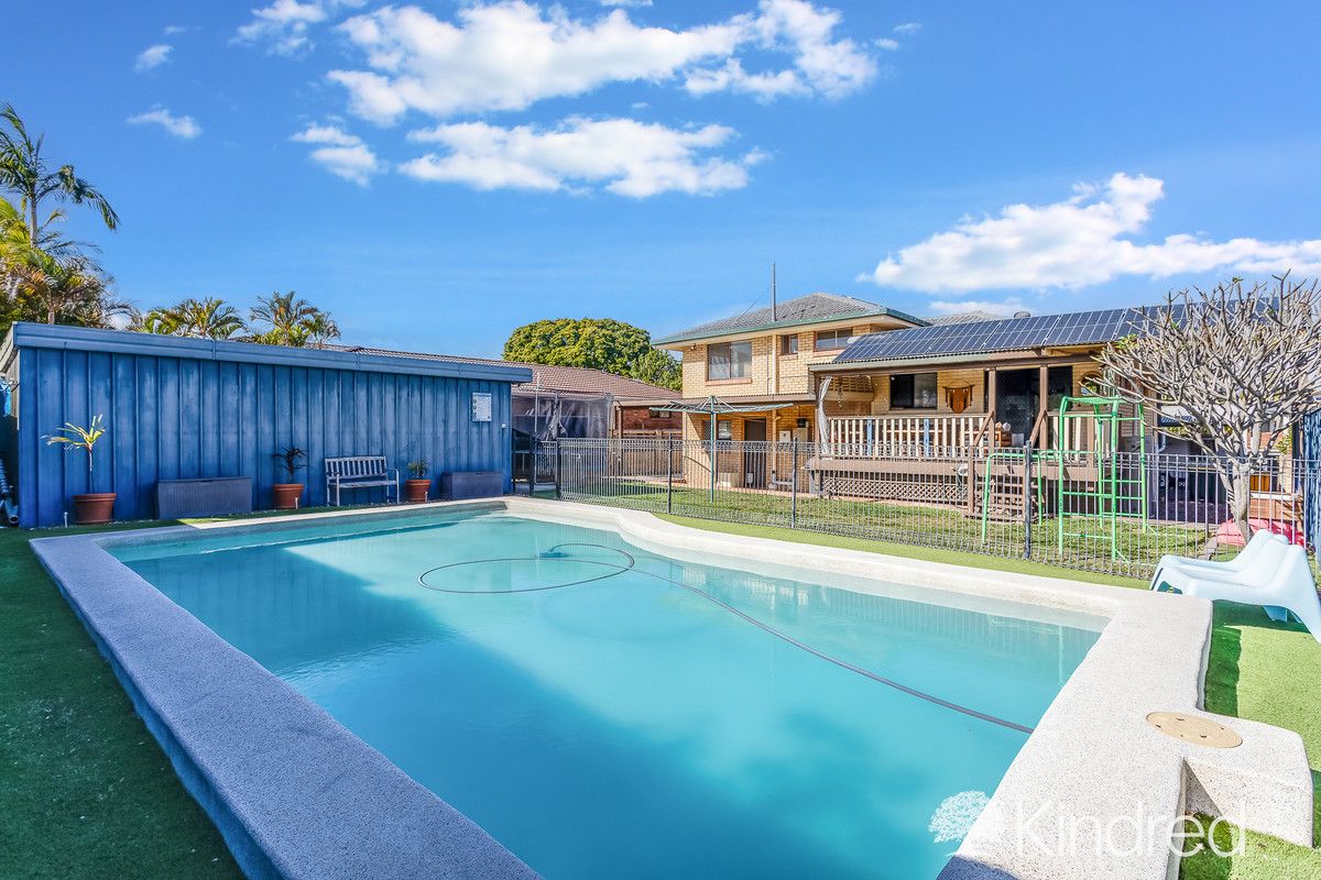 6 Pamrick Crescent, Clontarf QLD 4019, Image 2