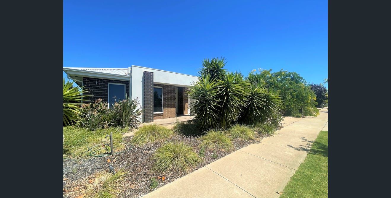 4 bedrooms House in 49 Canterbury Avenue SHEPPARTON VIC, 3630