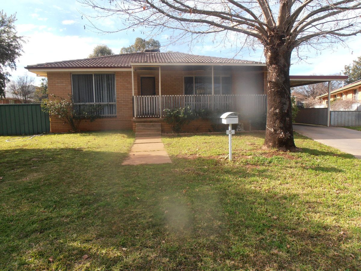 5 Gifford Place, Condobolin NSW 2877