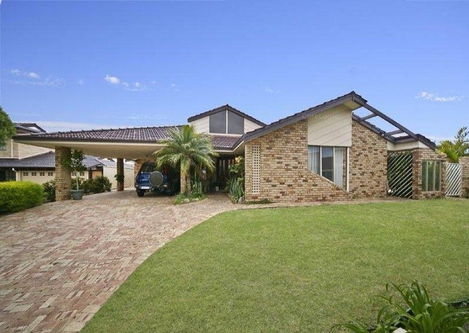 4 bedrooms House in 10 Wisdom Place WINTHROP WA, 6150