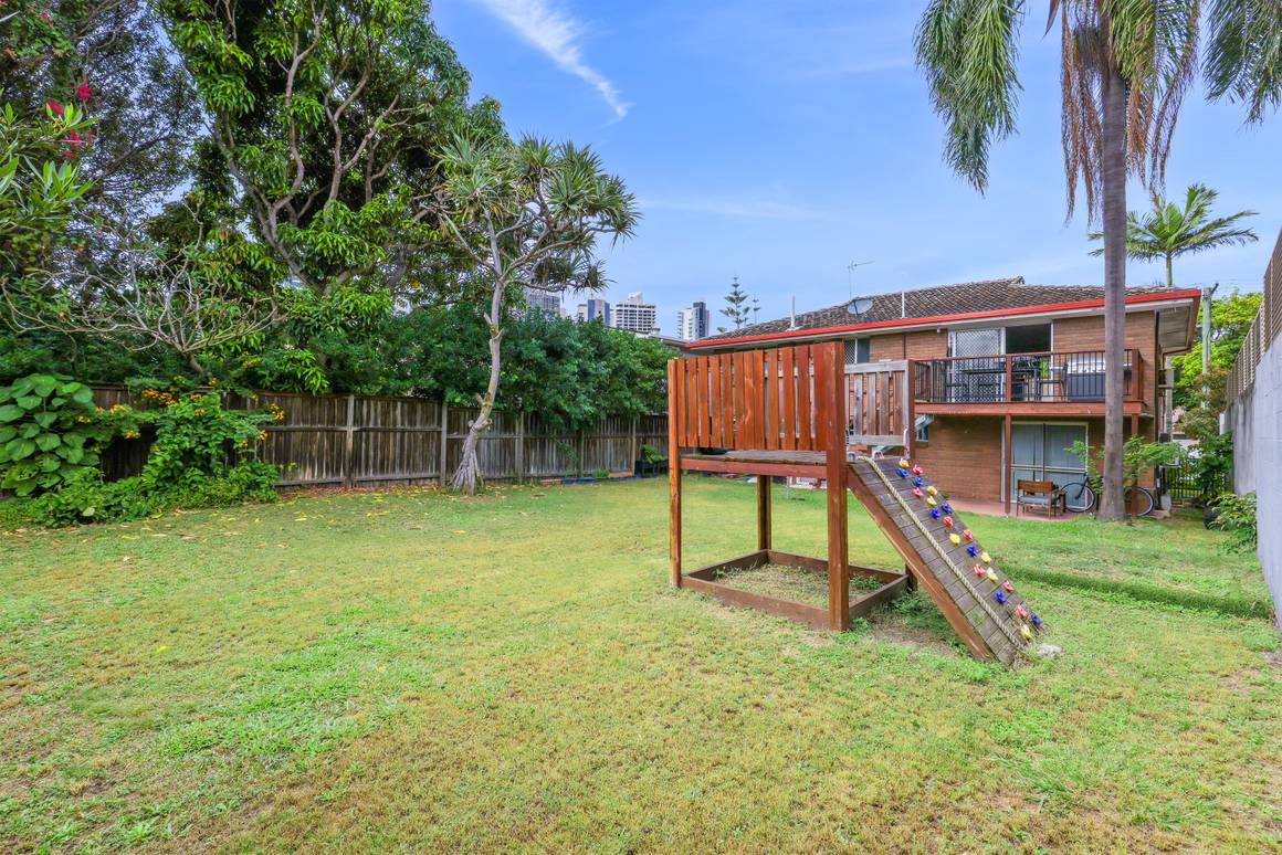 45 Peak Avenue Main Beach 4217 - Image 6