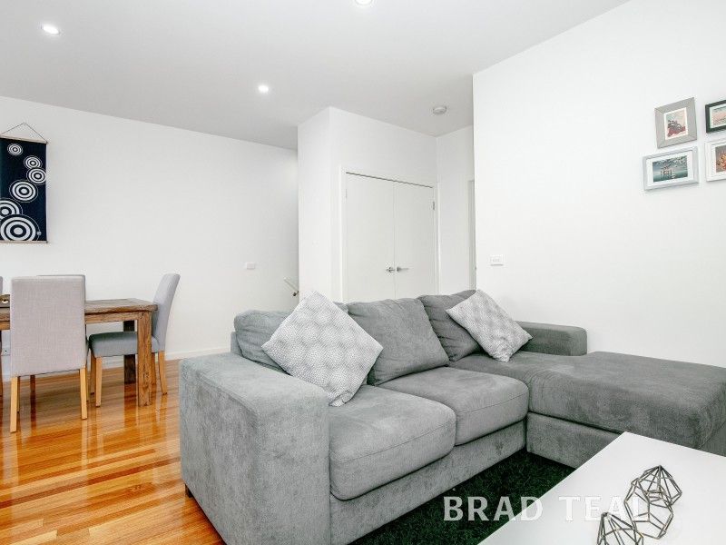 2/6 Stewart Street, Pascoe Vale VIC 3044, Image 2