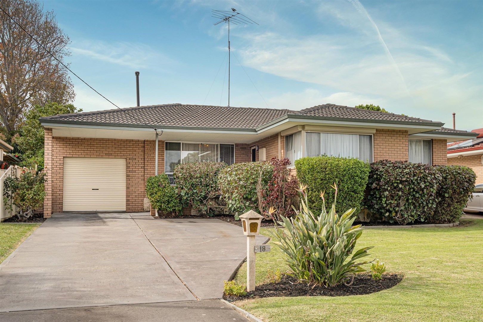 18 Gerald Street, Spearwood WA 6163, Image 0