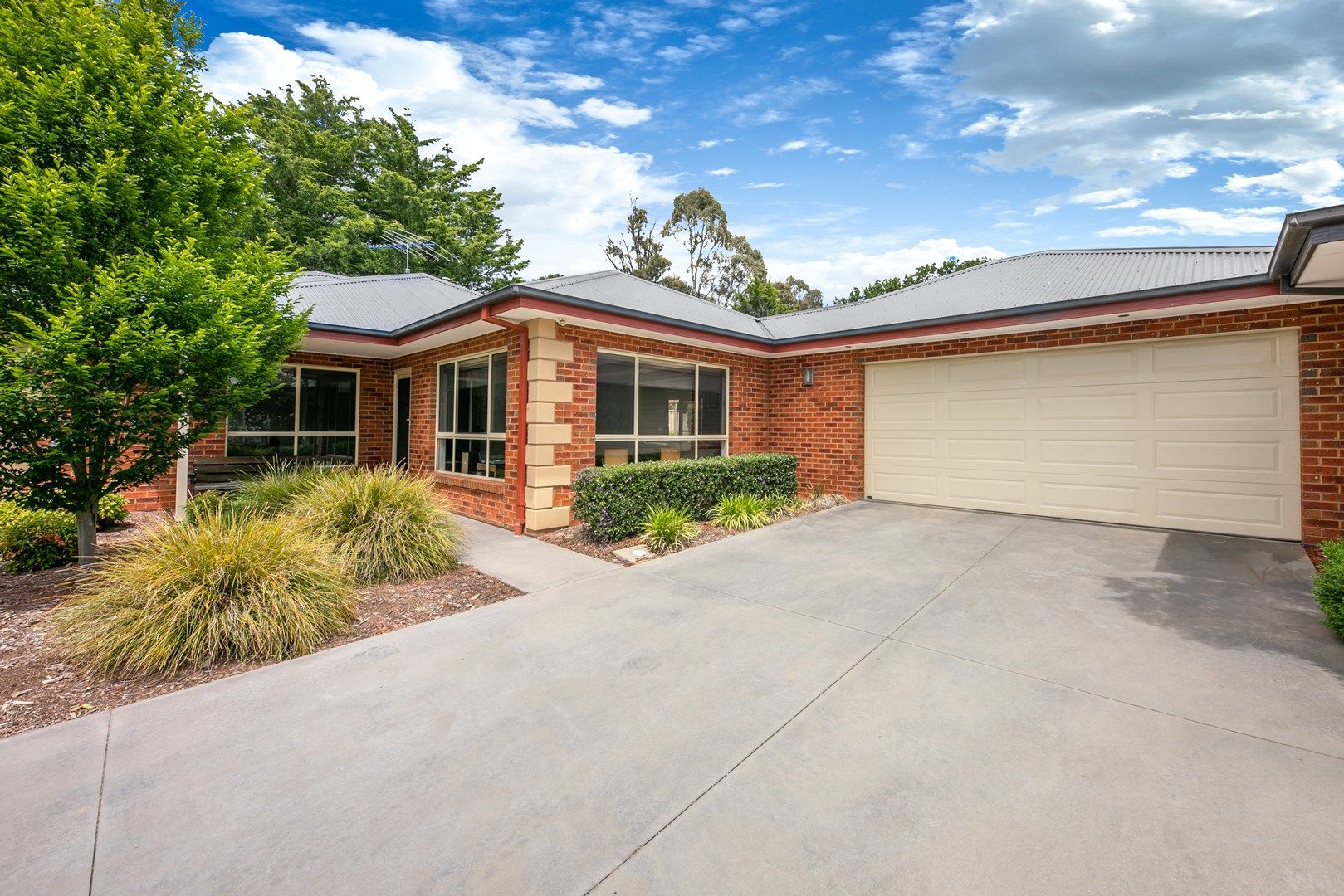 12/97 Barry Street, Romsey VIC 3434, Image 0