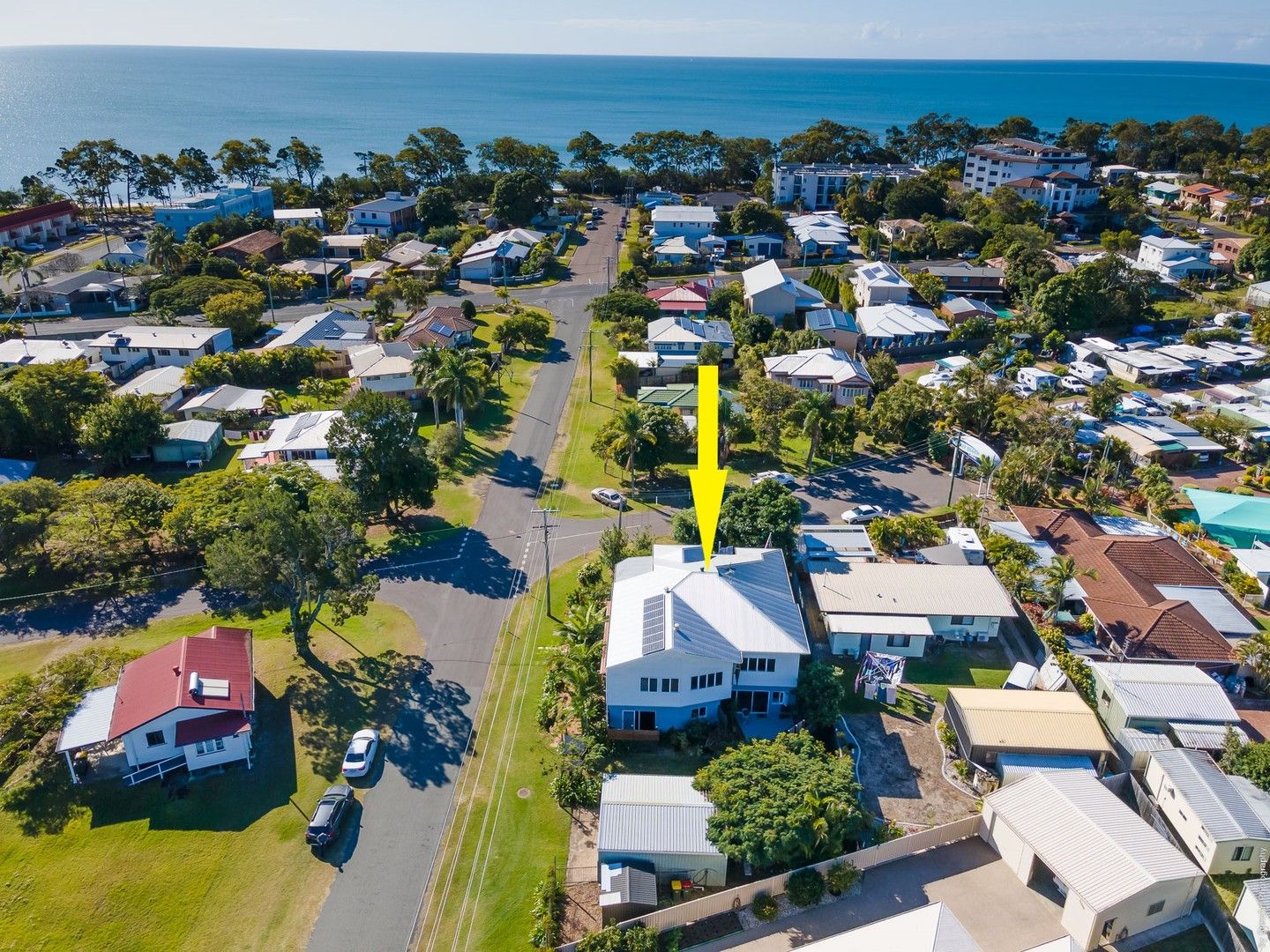 5 bedrooms House in 57 Ocean Street TORQUAY QLD, 4655