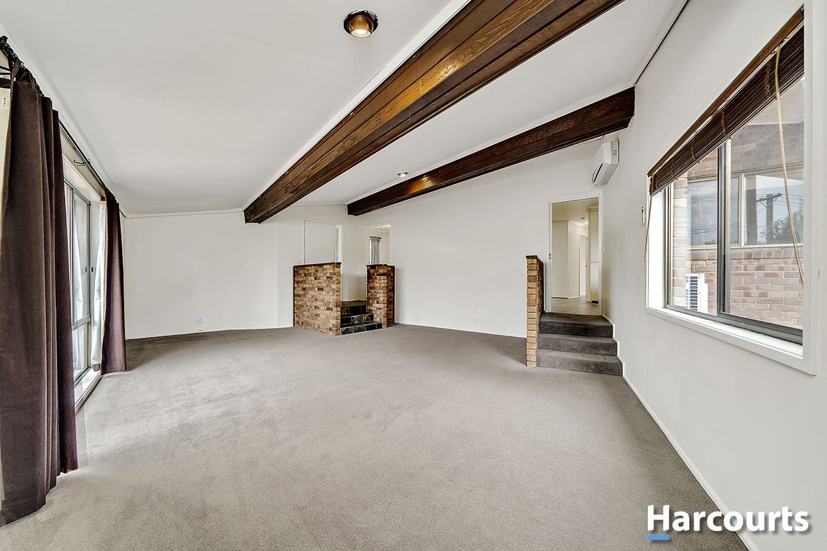 7 Welsby Place, Fadden ACT 2904, Image 2