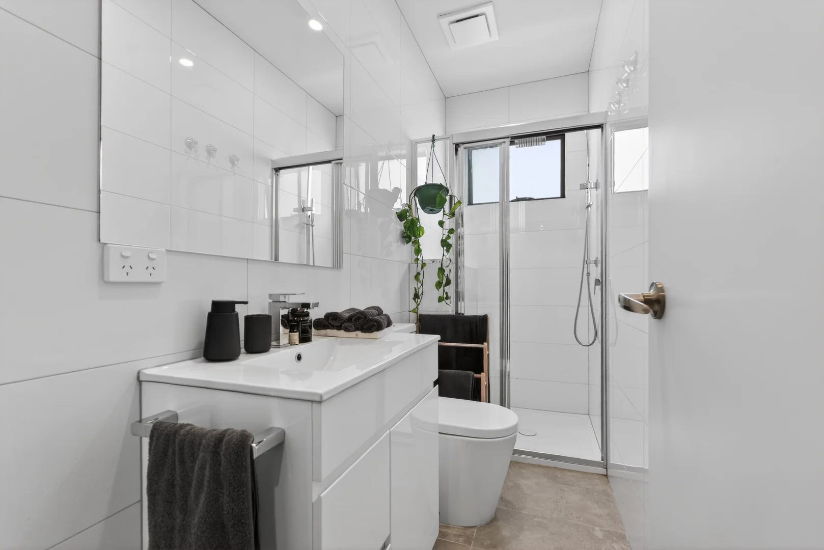 Additional image 12 of 5/209 Broadway, Reservoir VIC 3073